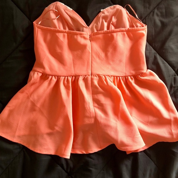 Peach peplum tube top - Picture 3 of 4